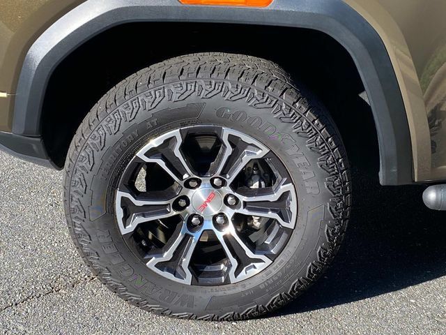 Used 2025 GMC Canyon AT4 AWD/4WD image 6