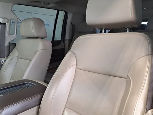 Used 2019 Chevrolet Suburban Premier image 29