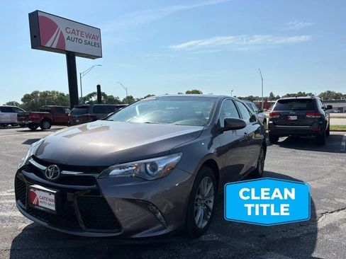 Used 2017 Toyota Camry LE FWD image 1