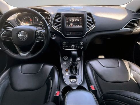 Used 2019 Jeep Cherokee Latitude Plus w/ Comfort/Convenience Group AWD/4WD image 10