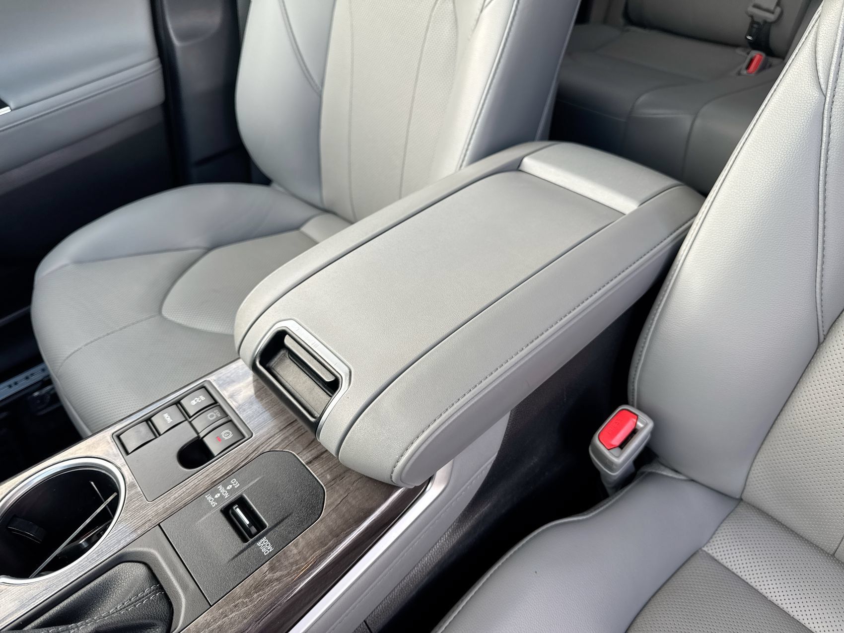 Used 2023 Toyota Highlander Limited FWD image 20