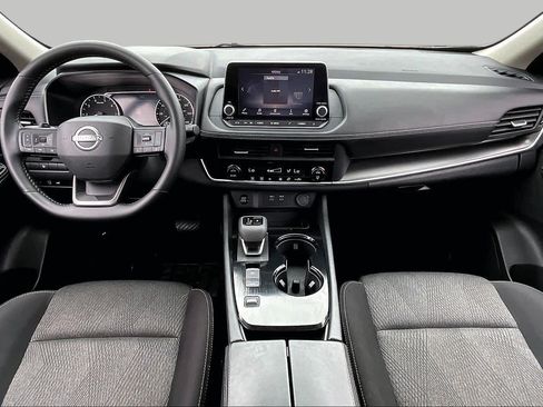 Used 2025 Nissan Rogue SV FWD image 16