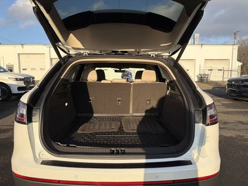 Certified 2023 Lincoln Nautilus AWD w/ Premium Package image 28