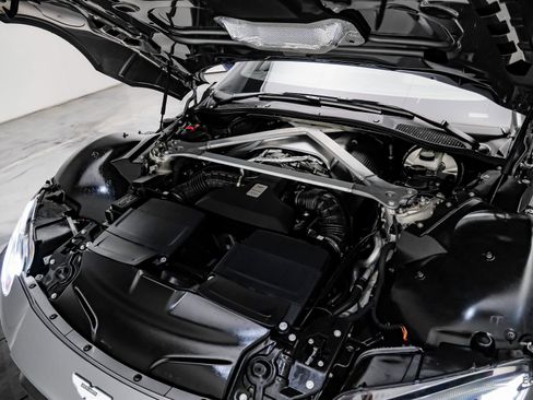 Used 2020 Aston Martin V8 Vantage Coupe image 74