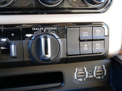 Certified 2021 RAM 1500 Laramie image 31