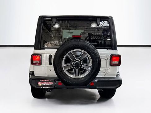 Used 2020 Jeep Wrangler Unlimited Sahara AWD/4WD image 7