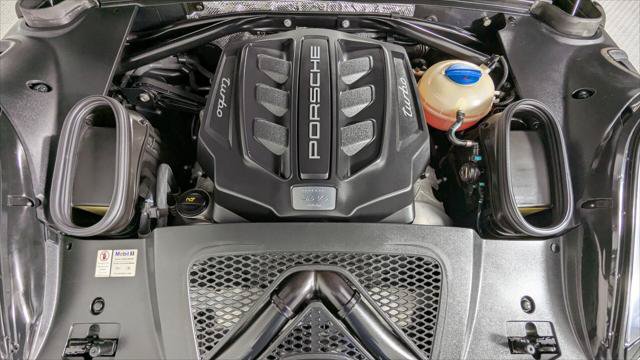 Used 2017 Porsche Macan Turbo AWD/4WD image 32