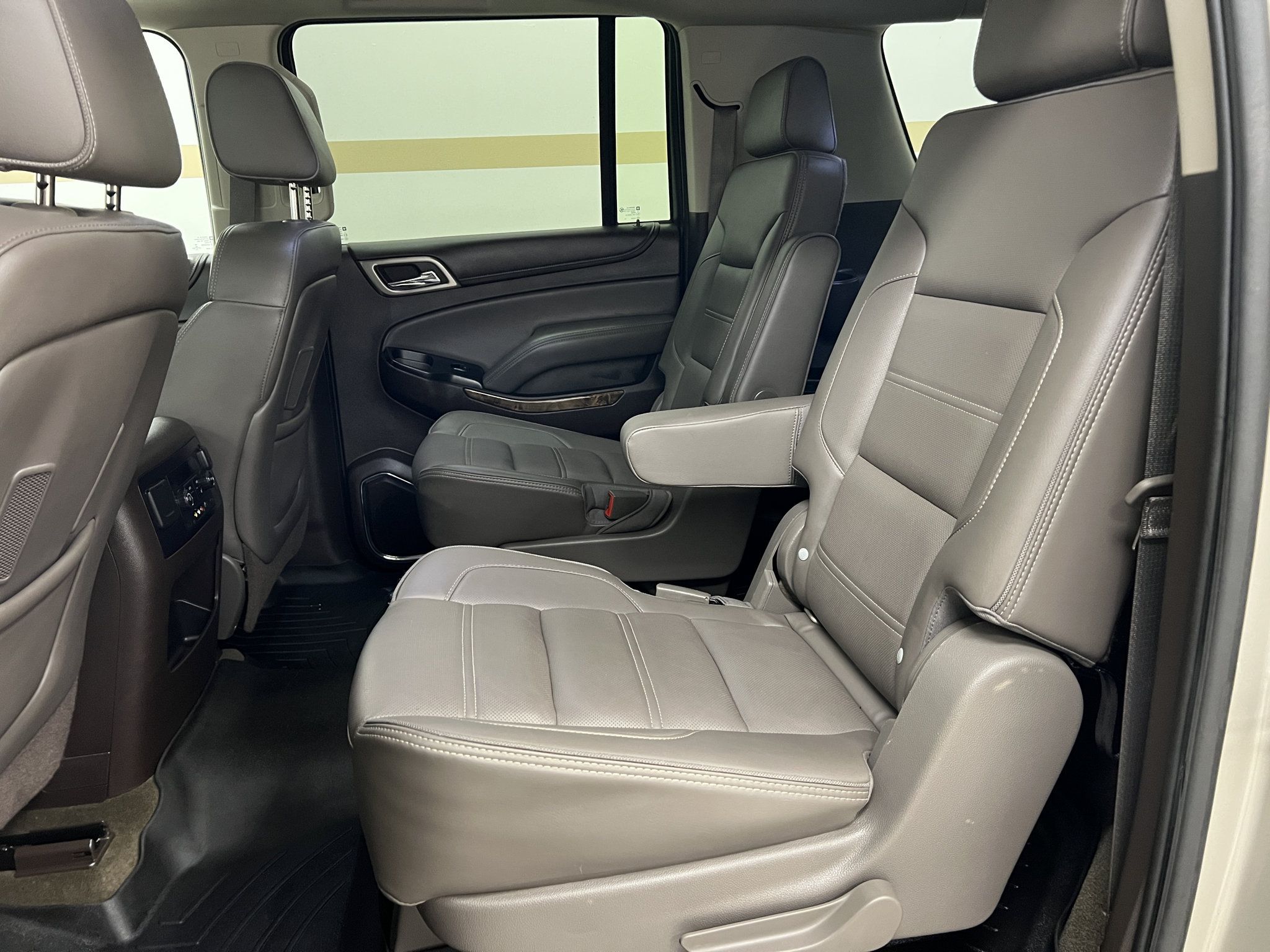 Used 2016 GMC Yukon XL Denali w/ Open Road Package AWD/4WD image 12