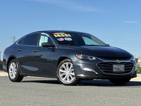 Used 2020 Chevrolet Malibu LT image 2