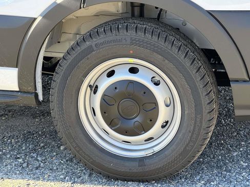 New 2026 Ford Transit 250 148 Medium Roof w/ Load Area Protection Package image 8