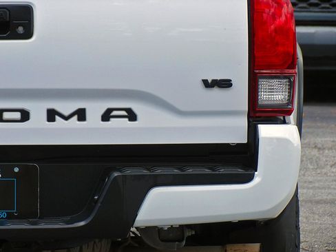 Used 2021 Toyota Tacoma SR5 w/ Trail Edition AWD/4WD image 13