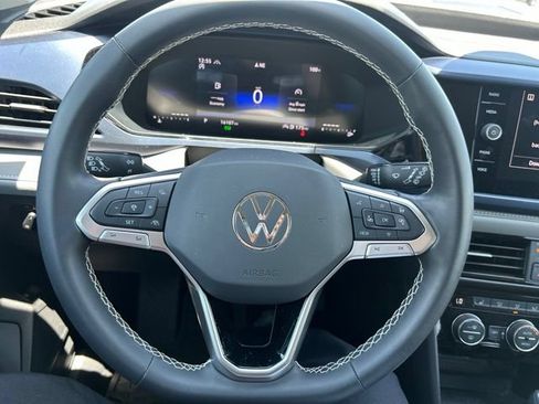 Used 2024 Volkswagen Taos SE AWD/4WD image 31
