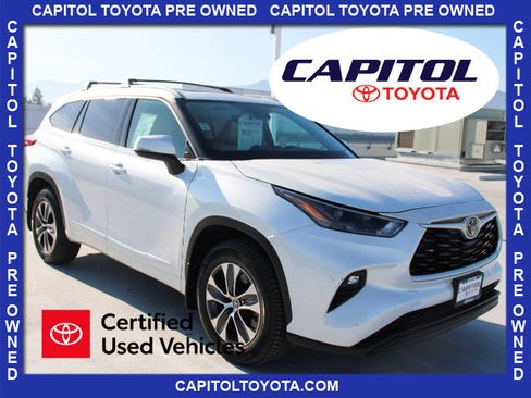Certified 2022 Toyota Highlander XLE image 1