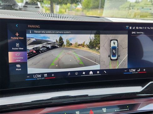 Used 2025 BMW 550e xDrive w/ Premium Package image 14