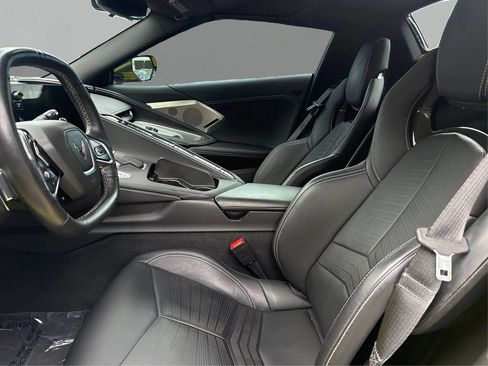 Used 2021 Chevrolet Corvette Stingray Preferred Conv w/ Z51 Performance Package RWD image 9