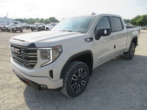 New 2026 GMC Sierra 1500 AT4 w/ AT4 Premium Package AWD/4WD image 10