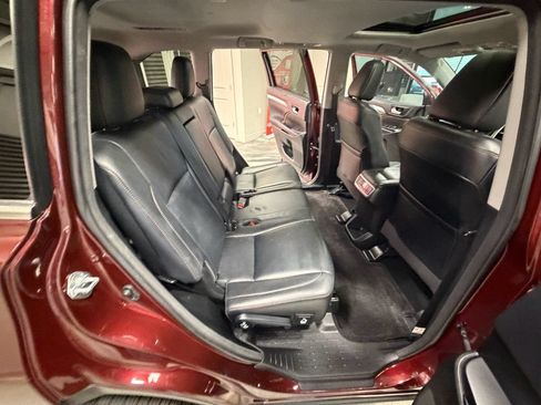 Used 2018 Toyota Highlander XLE FWD image 49