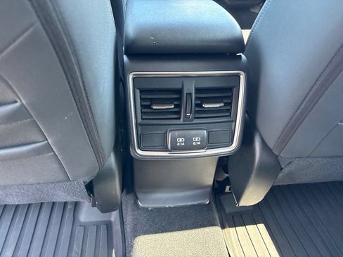 Used 2024 Subaru Forester Premium AWD/4WD image 17