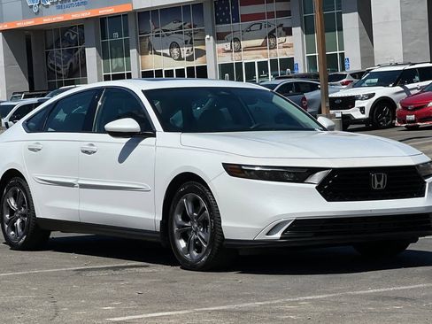 Used 2023 Honda Accord EX image 10