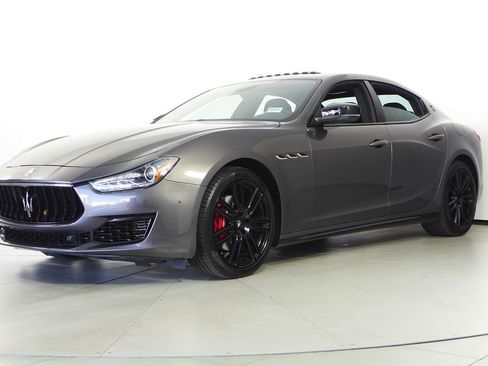 Used 2020 Maserati Ghibli image 2