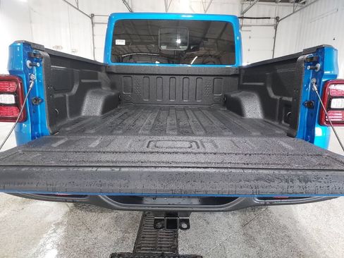 New 2026 Jeep Gladiator Rubicon w/ Steel Power Dome Hood Package AWD/4WD image 28