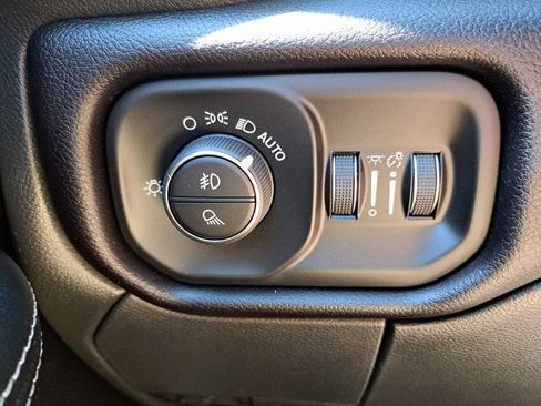 Used 2022 RAM 2500 Laramie AWD/4WD image 21