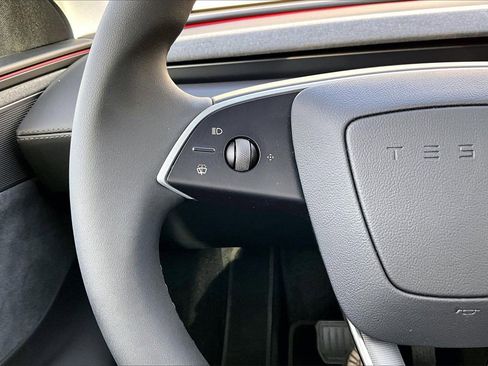 Used 2026 Tesla Model Y AWD image 28