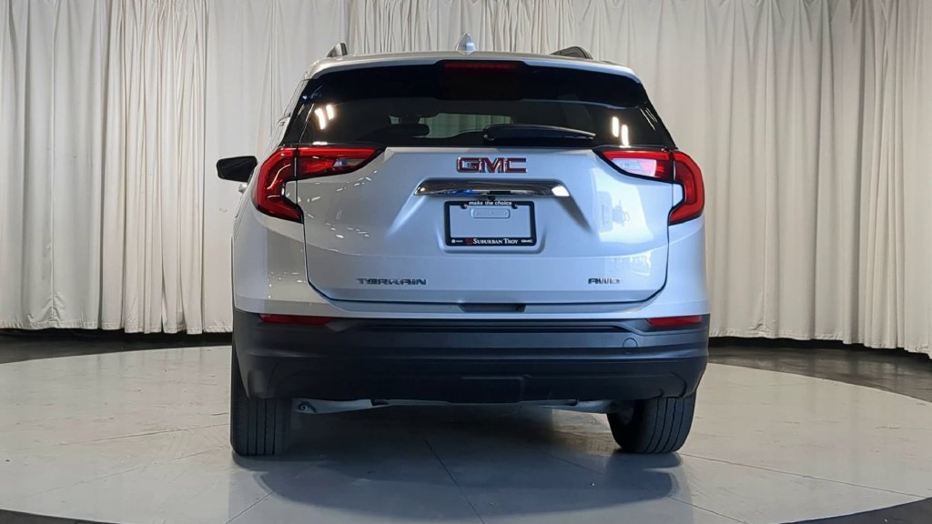 Used 2020 GMC Terrain SLE w/ Driver Convenience Package AWD/4WD image 9