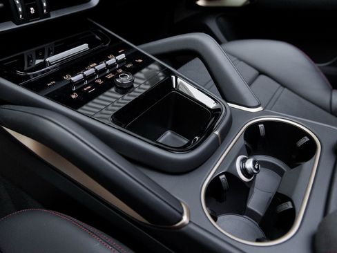 New 2025 Porsche Cayenne GTS image 26