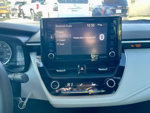 Used 2022 Toyota Corolla SE image 15