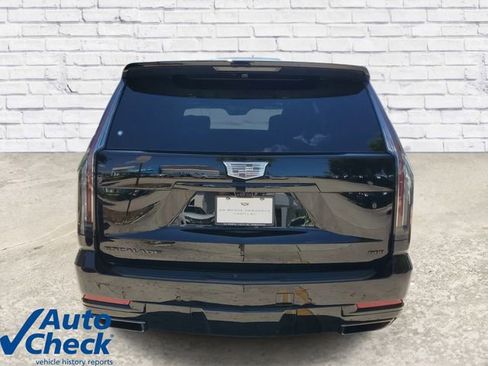 Certified 2026 Cadillac Escalade Platinum Sport w/ LPO, ONYX Package AWD/4WD image 3