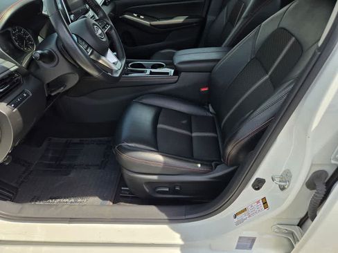 Used 2024 Nissan Altima 2.5 SR FWD image 18