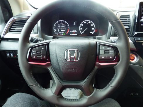 Used 2025 Honda Odyssey EX-L image 25