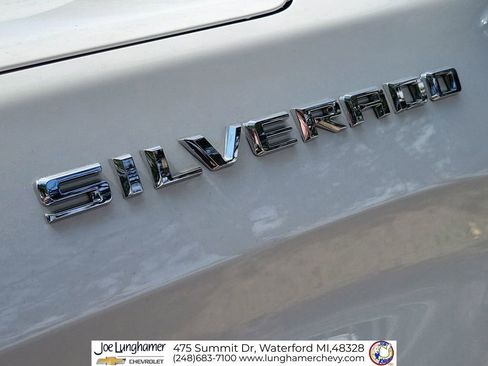 Used 2022 Chevrolet Silverado 1500 LT AWD/4WD image 32