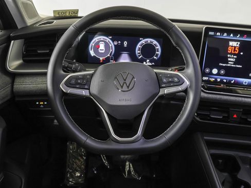 Used 2025 Volkswagen Tiguan S w/ 18" Wheel Package image 25