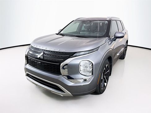 Used 2023 Mitsubishi Outlander SEL image 3