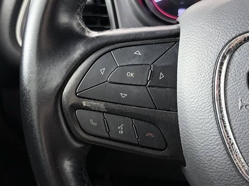 Used 2022 Dodge Challenger SXT RWD image 19