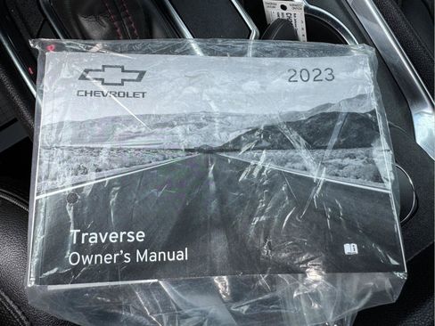 Used 2023 Chevrolet Traverse RS AWD/4WD image 32