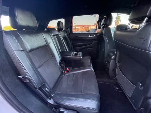 Used 2018 Jeep Grand Cherokee Altitude image 14