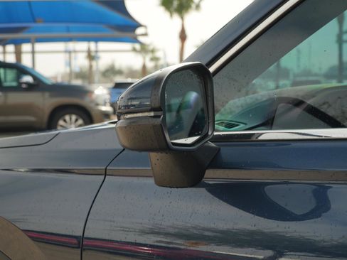 Used 2024 Honda CR-V EX-L image 10