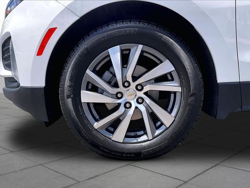 Certified 2024 Chevrolet Equinox LT w/ LPO, Floor Liner Package FWD image 10