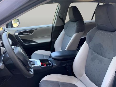 Used 2023 Toyota RAV4 XLE w/ Convenience Package FWD image 8