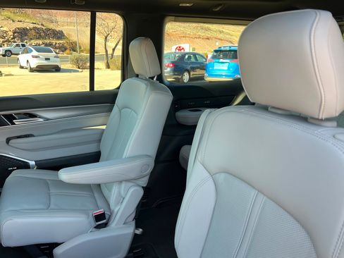 New 2026 Jeep Grand Wagoneer 4WD image 16