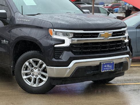 Used 2024 Chevrolet Silverado 1500 LT image 2