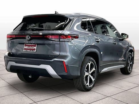 New 2026 Volkswagen Tiguan SE image 4