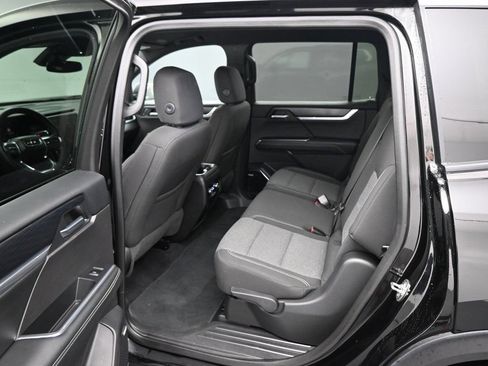 Used 2025 GMC Acadia Elevation AWD/4WD image 21