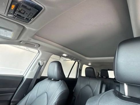 Used 2024 Toyota Grand Highlander AWD image 3