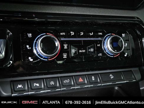 Used 2024 GMC Sierra 1500 AT4 w/ AT4 Premium Package AWD/4WD image 16
