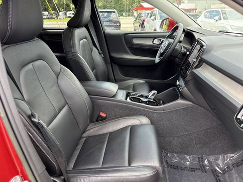 Certified 2023 Volvo XC40 B5 Plus w/ Driver Assist Package AWD/4WD image 24
