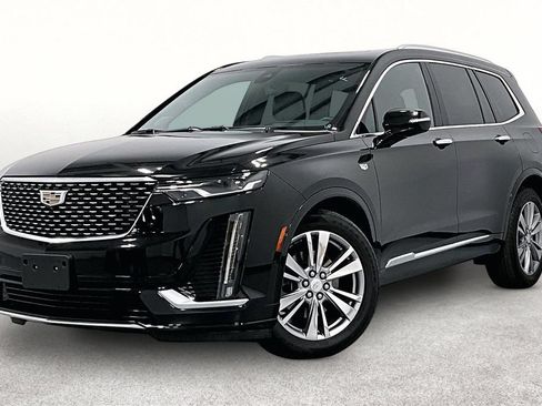 Used 2023 Cadillac XT6 Premium Luxury w/ Technology Package FWD image 14